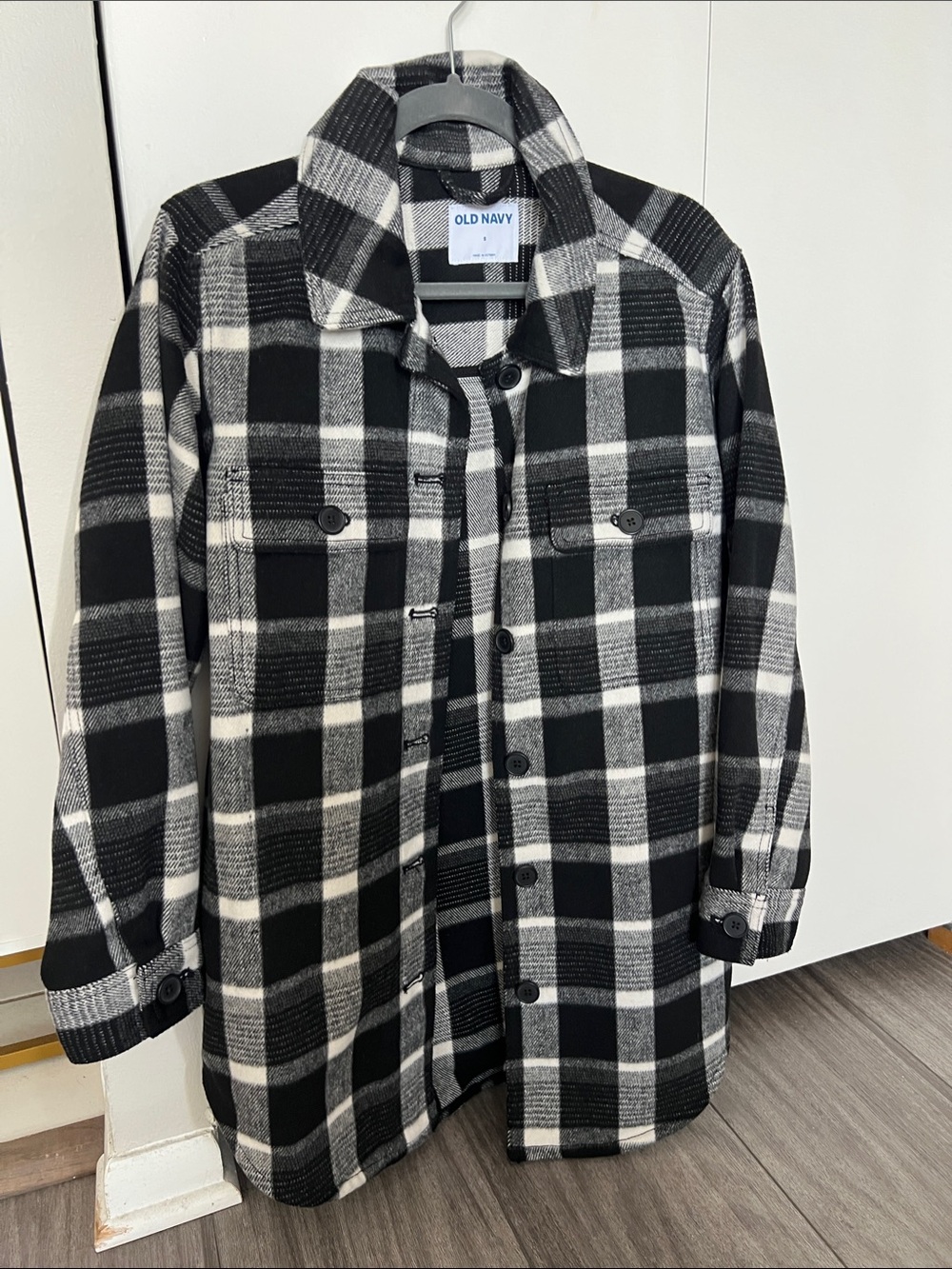 Old Navy Black & White Plaid Button-Down Shirt Jacket
